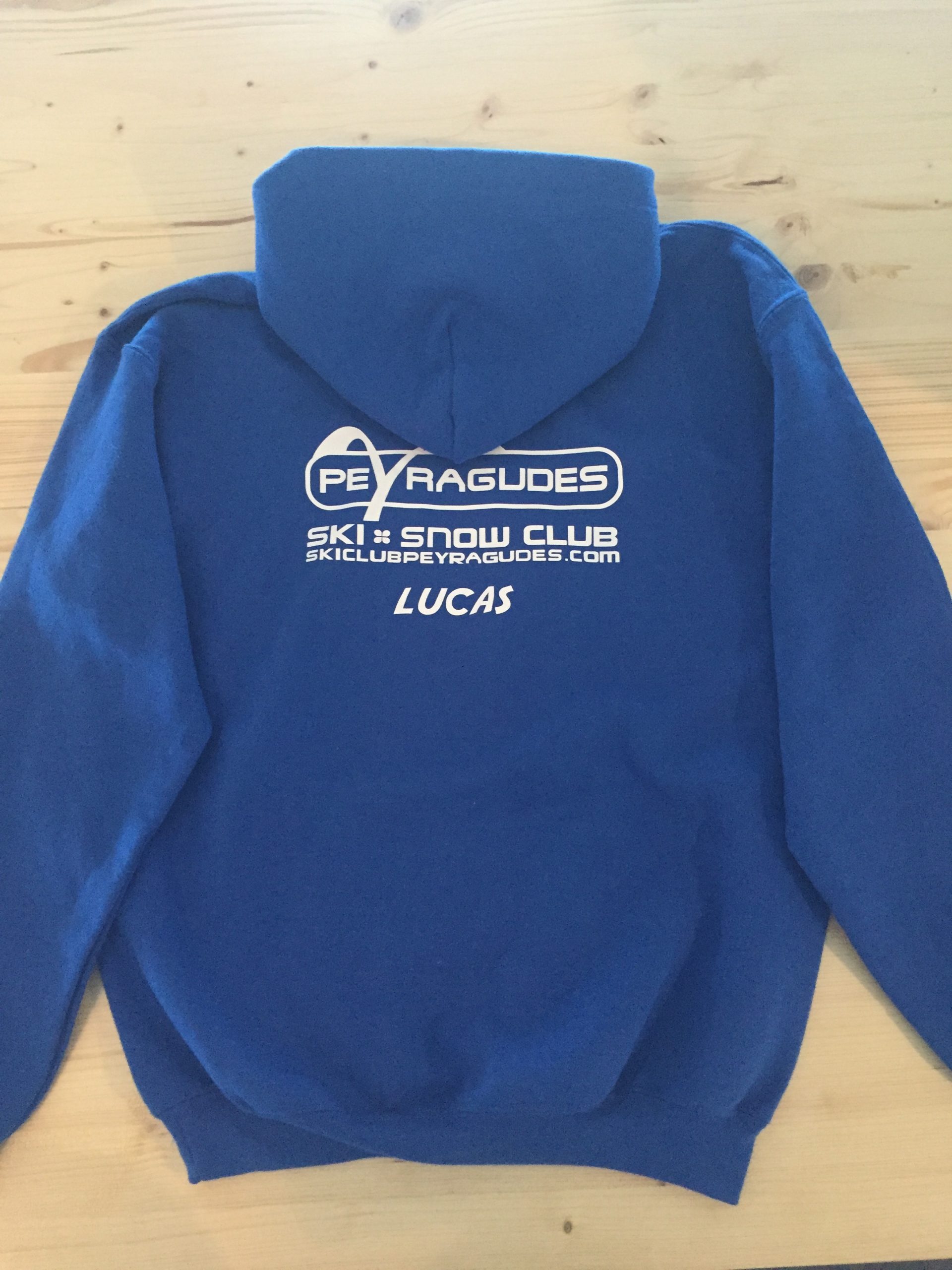 NOUVEAUTÉ – Commander le sweat ou la cape de pluie du SC Peyragudes sur internet.. c’est POSSIBLE